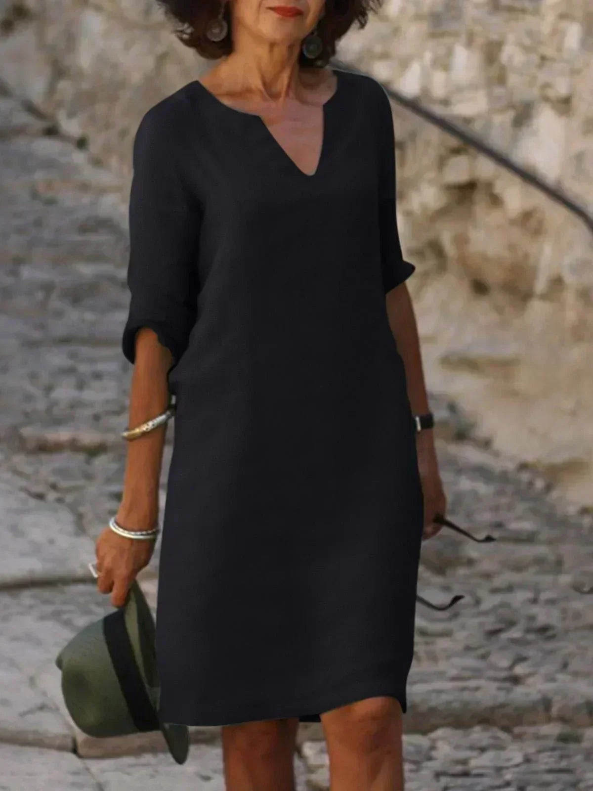 Lola - Relaxed V-Neck Dress